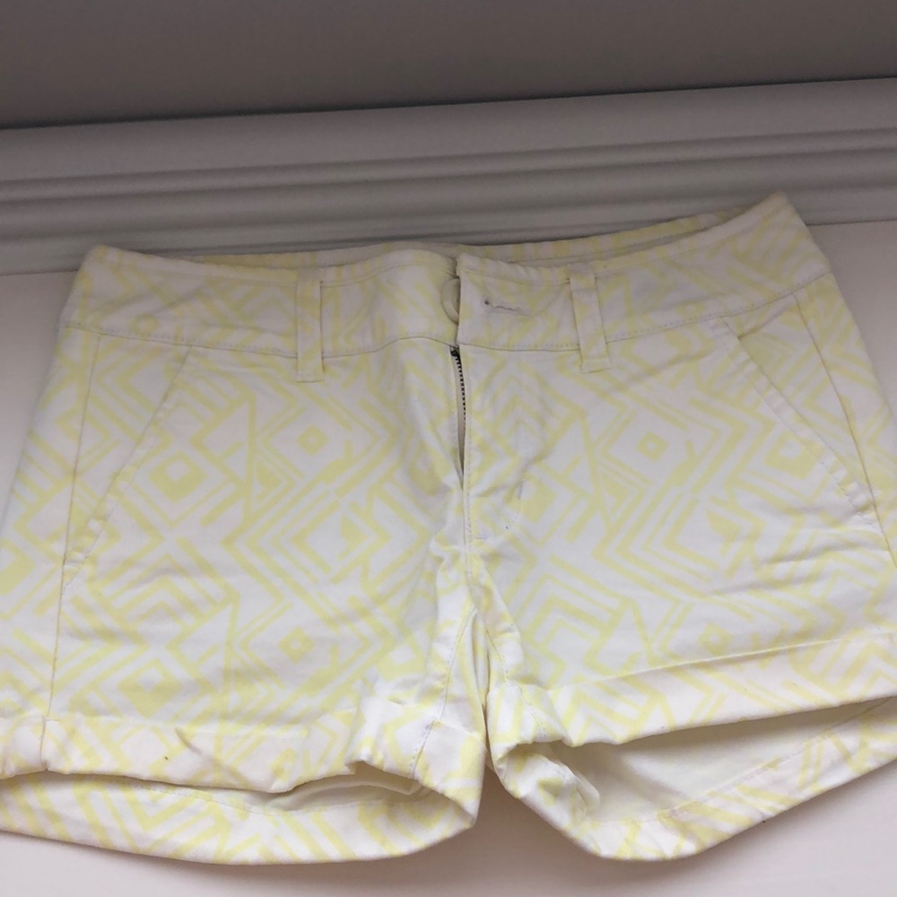 American Eagle Yellow & White Shorts (00)